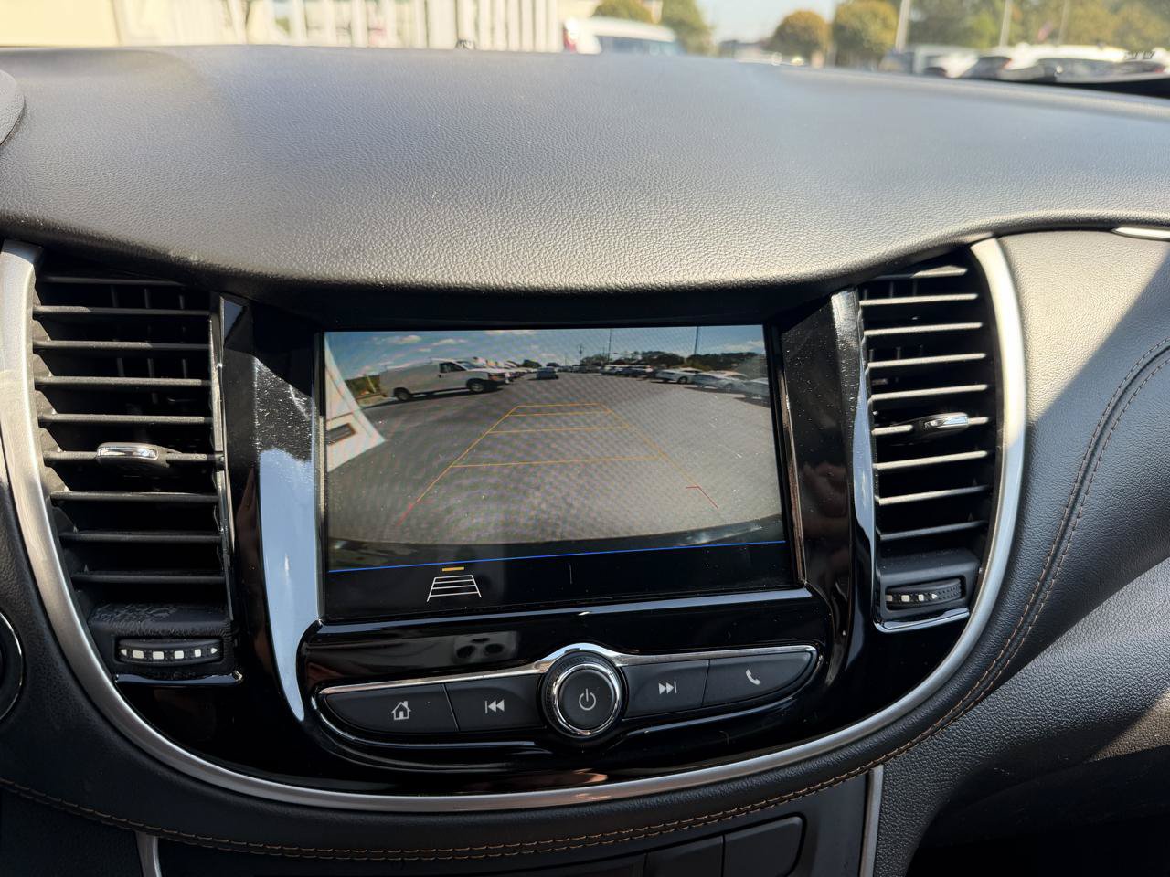 Used 2019 Chevrolet Trax LT w/ LT Convenience Package FWD image 14