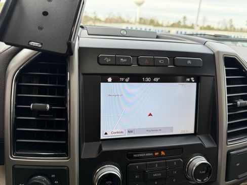 Used 2019 Ford F150 Lariat w/ Equipment Group 502A Luxury image 38