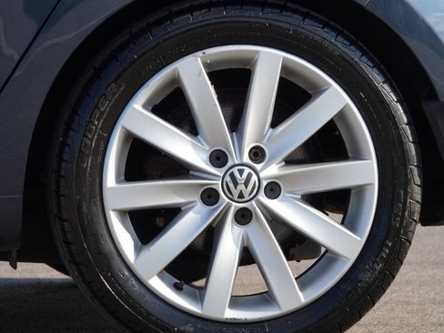 Used 2011 Volkswagen Golf TDI w/ Cold Weather Pkg FWD image 39