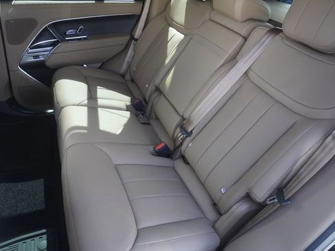 New 2026 Land Rover Range Rover SE image 30