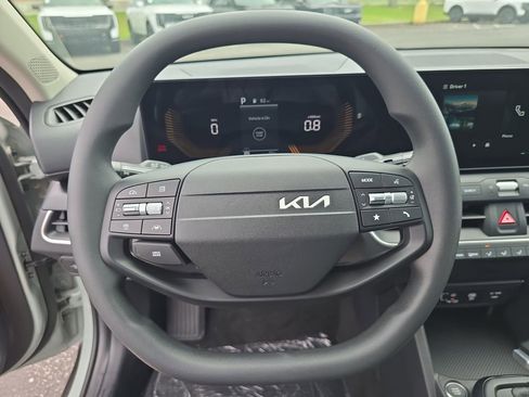 New 2026 Kia K4 FWD image 29