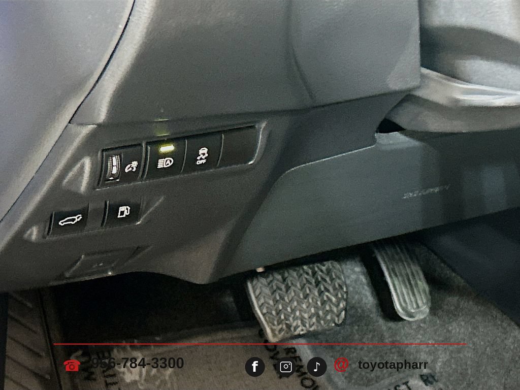 Used 2025 Toyota Corolla Cross AWD Hybrid w/ Convenience Package image 9