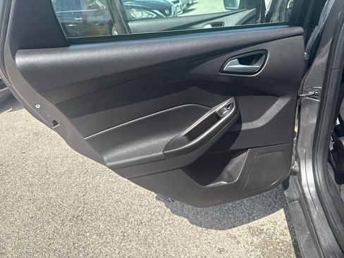 Used 2014 Ford Focus SE FWD image 14