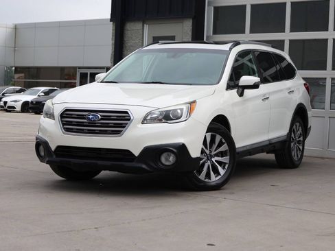 Used 2017 Subaru Outback 3.6R Touring AWD/4WD image 3