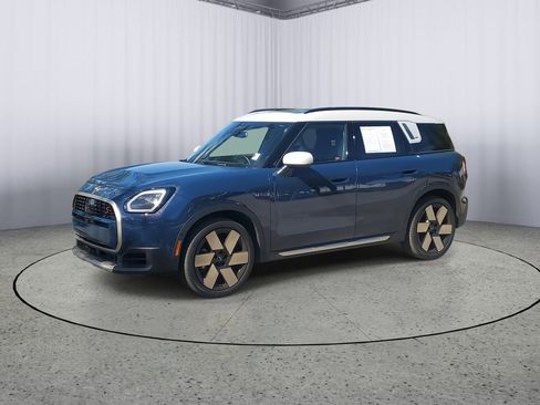Used 2025 MINI Cooper Countryman S w/ Comfort Package Max image 8