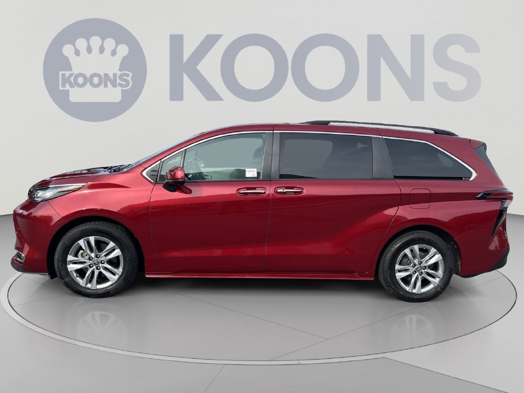 Used 2022 Toyota Sienna XLE w/ XLE Plus Package AWD/4WD image 2