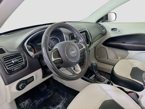 Used 2018 Jeep Compass Limited w/ Navigation Group image 9