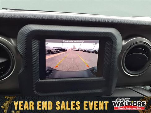 Used 2023 Jeep Gladiator Sport image 16