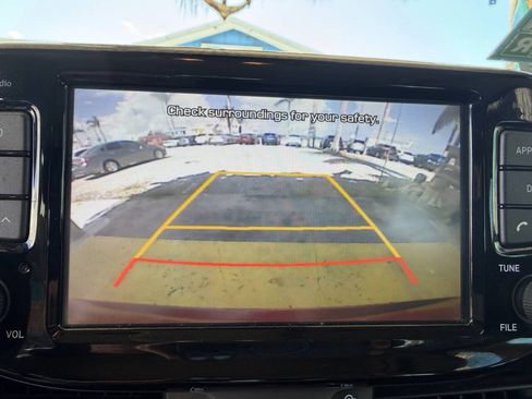 Used 2018 Hyundai Elantra GT FWD image 23