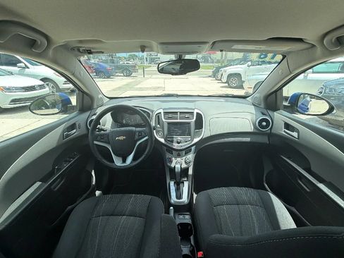 Used 2018 Chevrolet Sonic LT w/ Convenience Package FWD image 9