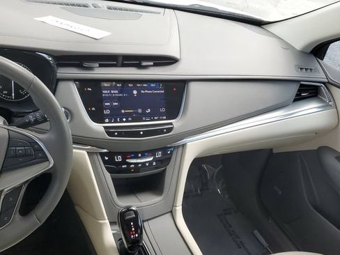 Used 2021 Cadillac XT5 Premium Luxury FWD image 18