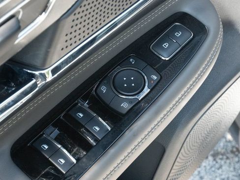 Used 2025 Lincoln Corsair Reserve FWD image 17