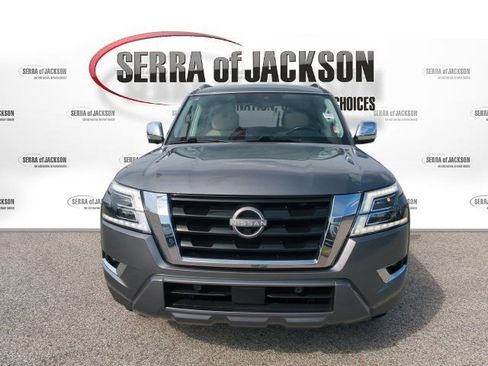 Used 2022 Nissan Armada Platinum w/ Captain's Chairs Package RWD image 3