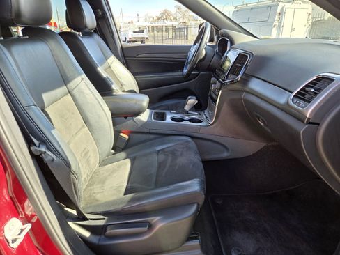 Used 2019 Jeep Grand Cherokee Altitude image 15