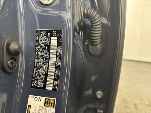 Used 2025 Toyota Crown Signia image 37