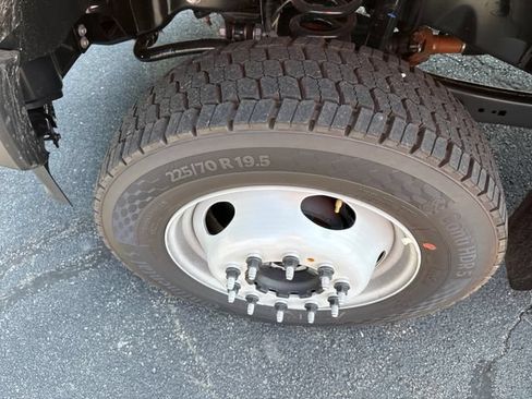 New 2026 Ford F550 4x4 Regular Cab Super Duty image 18