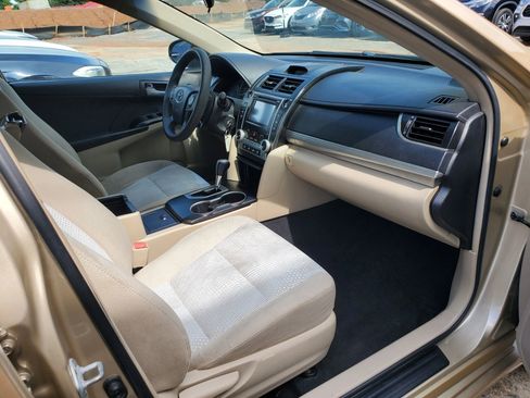 Used 2012 Toyota Camry LE FWD image 27