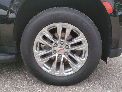Used 2021 GMC Yukon SLT w/ SLT Premium Package AWD/4WD image 11