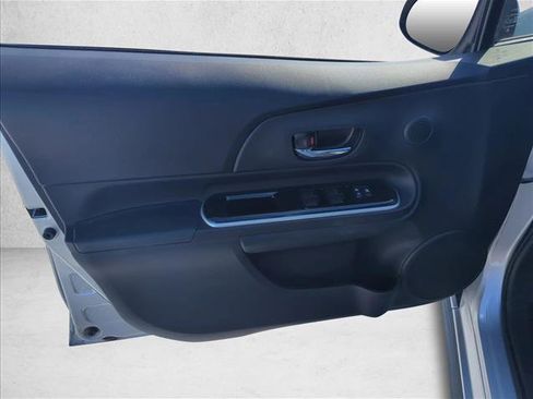 Used 2018 Toyota Prius C Two image 8