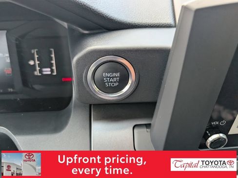 Used 2025 Toyota 4Runner SR5 AWD/4WD image 20