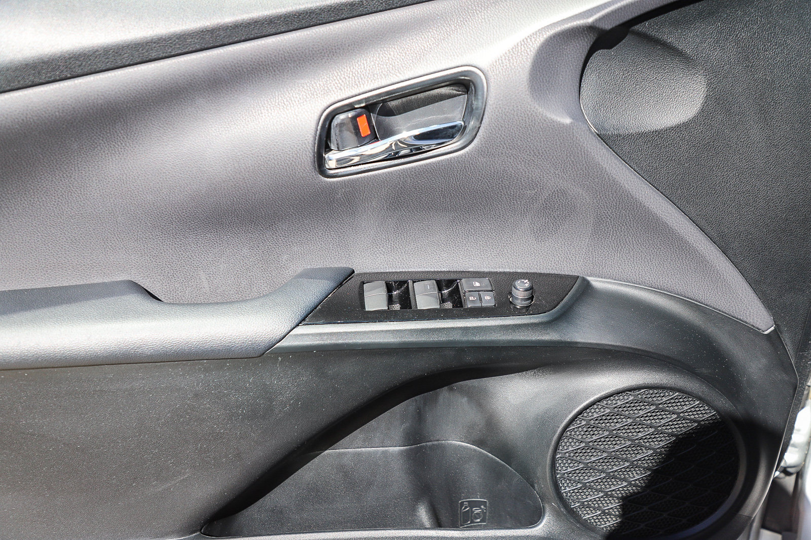 Certified 2022 Toyota Prius LE FWD image 19