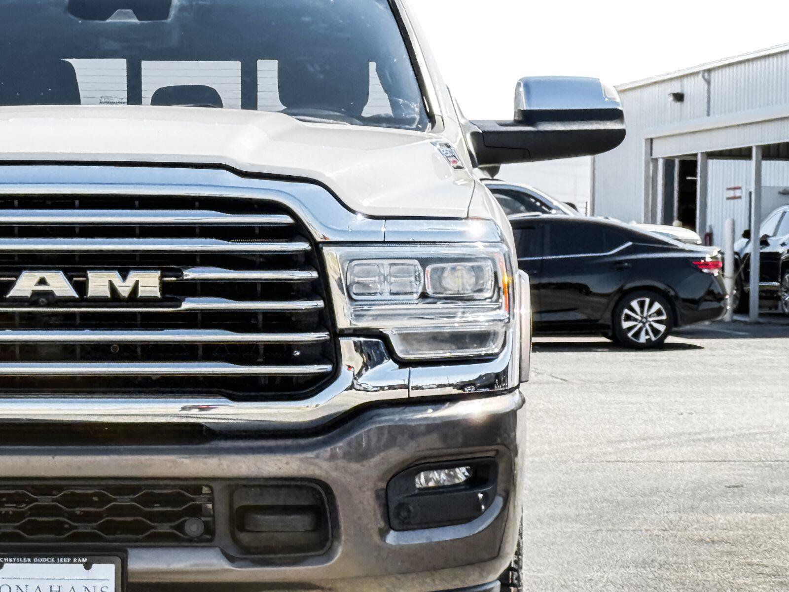 Used 2021 RAM 2500 Limited AWD/4WD image 4