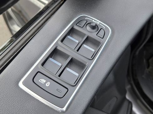 Used 2020 Jaguar F-PACE S AWD/4WD image 19