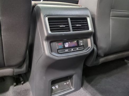 Used 2025 Volkswagen Atlas Peak Edition SE AWD/4WD image 19