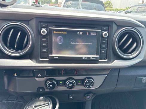 Used 2017 Toyota Tacoma SR5 w/ Tow Package RWD image 10