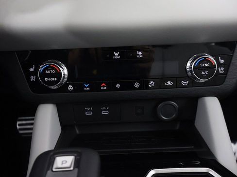 New 2025 Mitsubishi Outlander SEL image 50