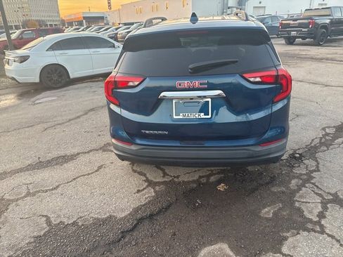 Used 2019 GMC Terrain SLE w/ Driver Convenience Package image 4