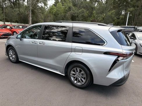 Certified 2024 Toyota Sienna LE w/ LE Plus Package AWD/4WD image 4