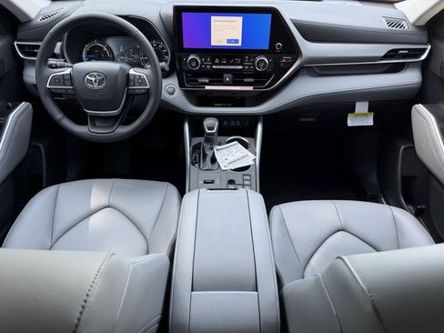 New 2026 Toyota Highlander XLE AWD/4WD image 11