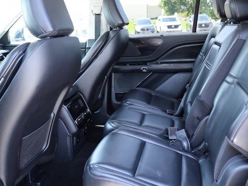 Used 2025 Lincoln Aviator AWD image 18