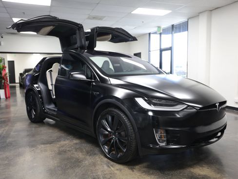 Used 2020 Tesla Model X Long Range image 19