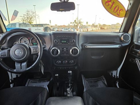 Used 2018 Jeep Wrangler Unlimited Sahara image 16