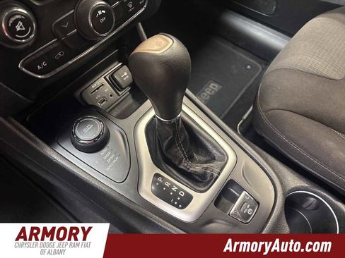 Used 2017 Jeep Cherokee Latitude image 19