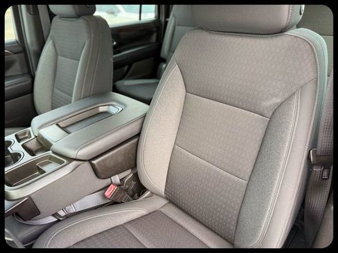 Used 2021 Chevrolet Suburban 2WD image 23