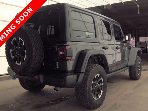 Used 2024 Jeep Wrangler Unlimited Rubicon 4xe w/ Convenience Group AWD/4WD image 4
