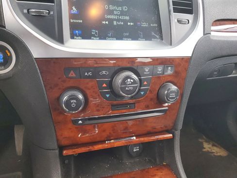 Used 2012 Chrysler 300 Limited image 17