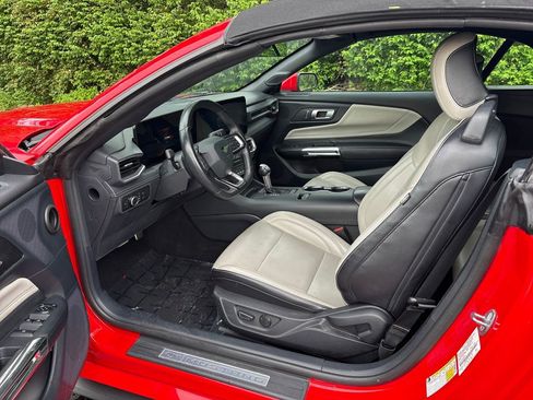 Used 2024 Ford Mustang Premium image 11