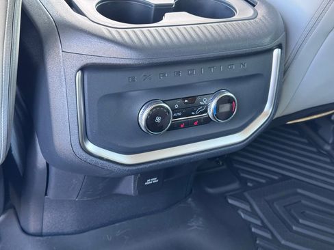 Used 2025 Ford Expedition Max Platinum w/ Driver's Package AWD/4WD image 41