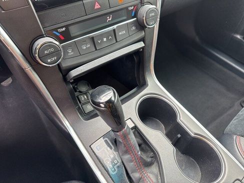 Used 2015 Toyota Camry XLE image 26