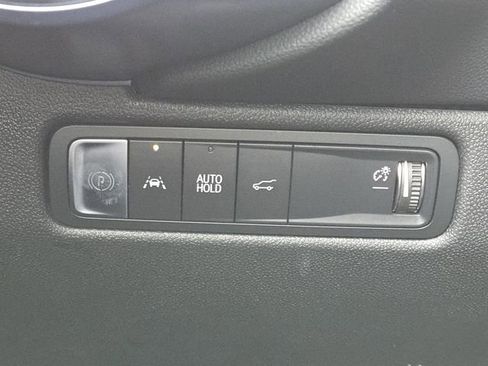 Used 2024 Chevrolet Equinox EV LT image 10