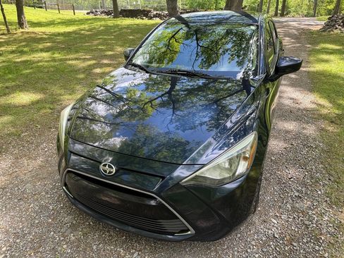 Used 2016 Scion iA FWD image 17