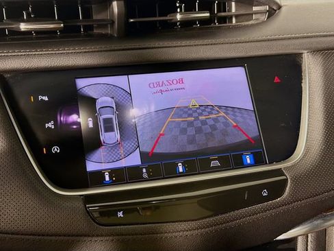 Used 2022 Cadillac XT5 Premium Luxury w/ Technology Package FWD image 17