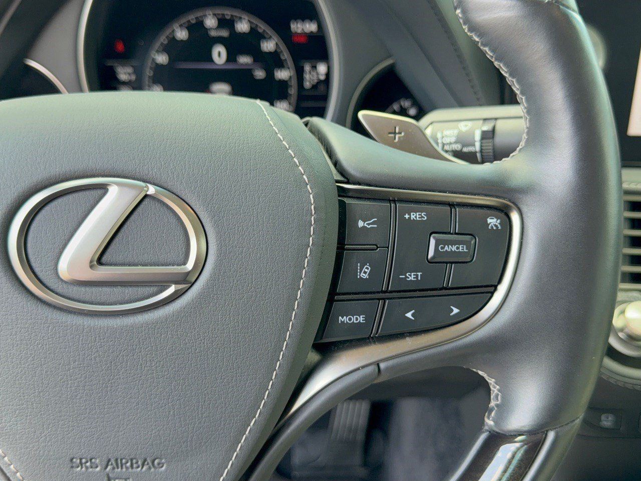 Used 2023 Lexus LS 500 w/ Interior Upgrade Package RWD image 19