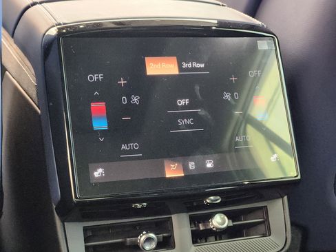 New 2026 Cadillac Vistiq Premium Luxury w/ LPO, Floor Liner Package image 19