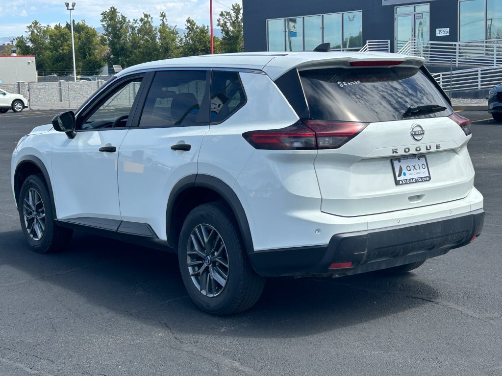 Used 2024 Nissan Rogue S FWD image 5