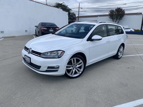Used 2015 Volkswagen Golf TDI SEL w/ Lighting Package (SEL) FWD image 2